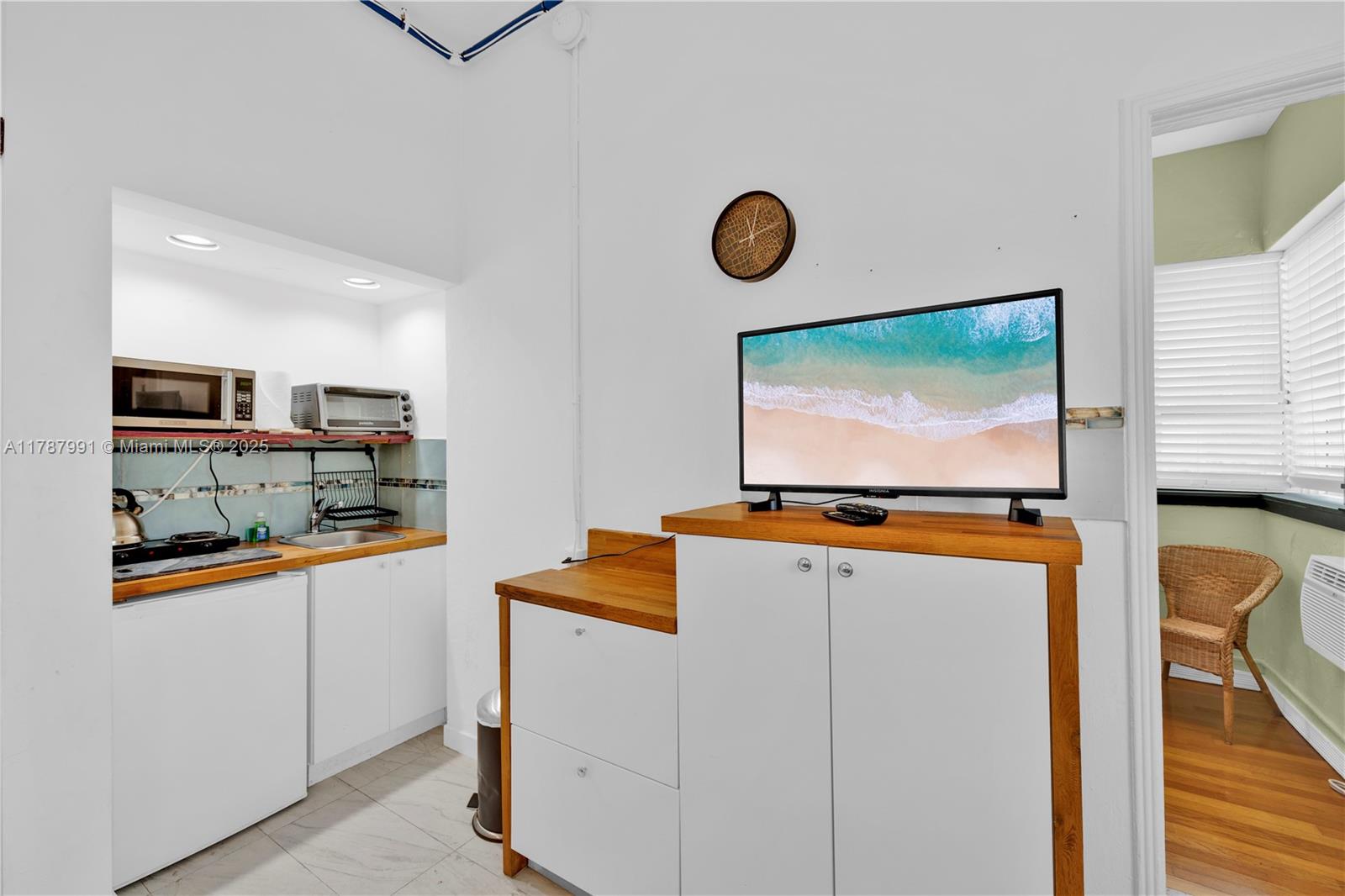 THE MANTELL CONDO - Residential