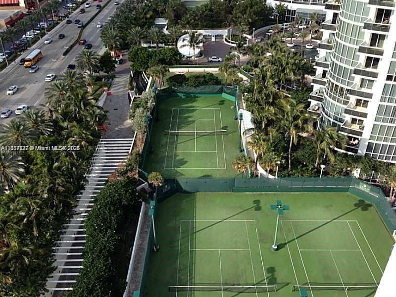 TRUMP INTERNATIONAL SONES - Residential