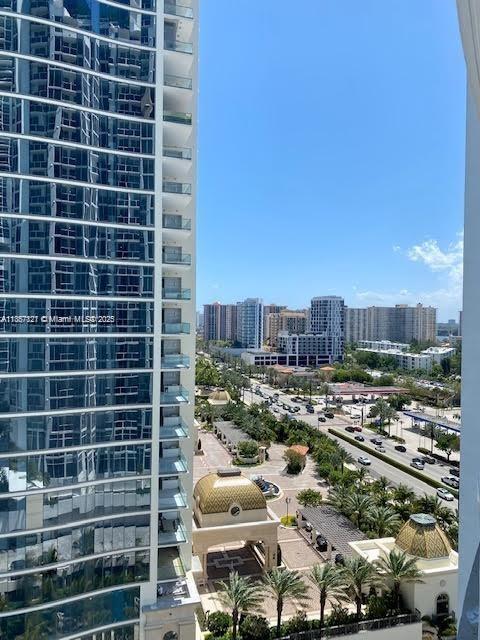 TRUMP INTERNATIONAL SONES - Residential