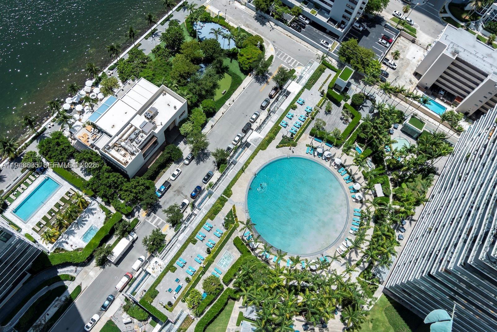 PARAISO BAY CONDO - Residential