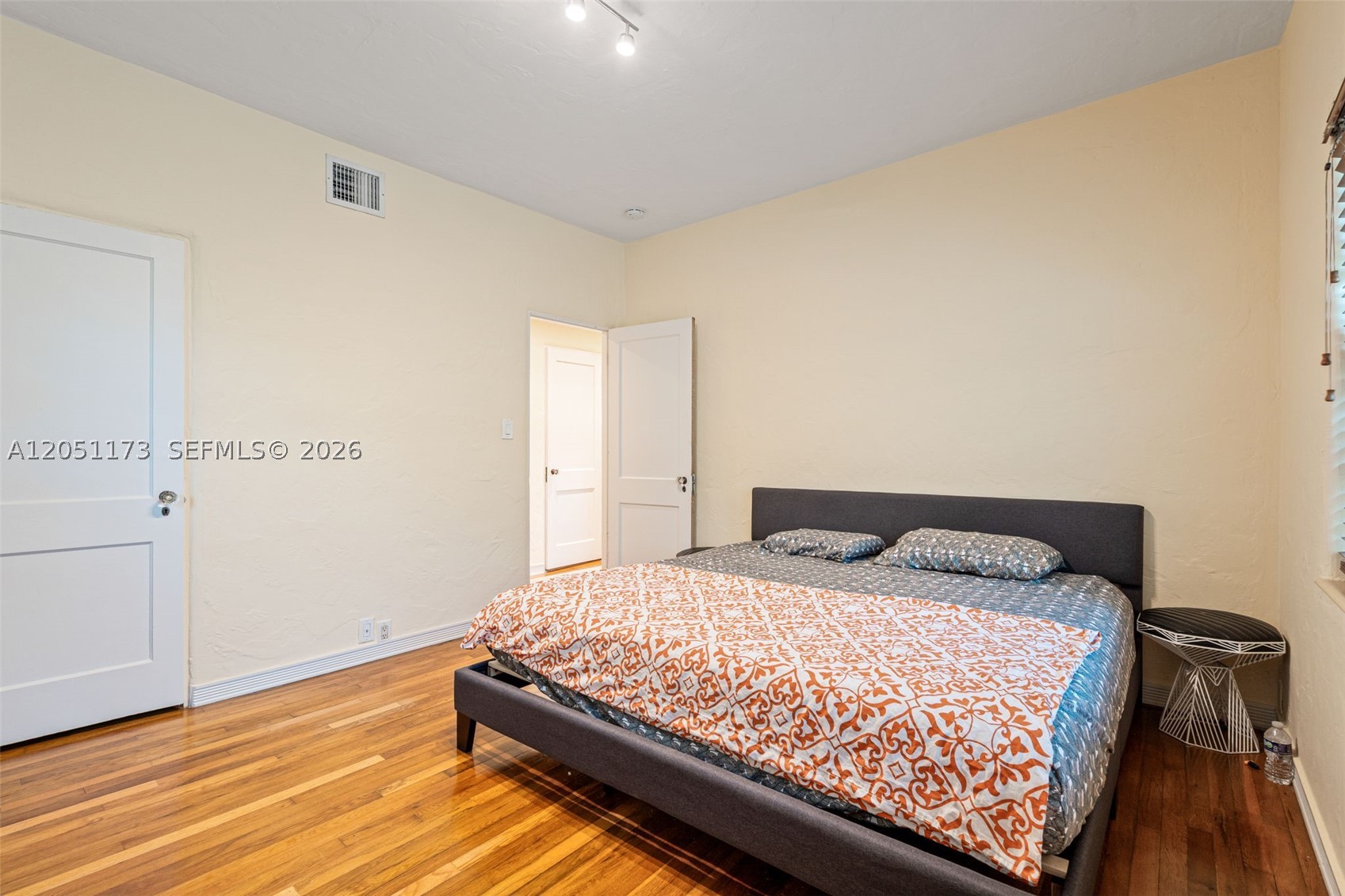 CORAL GABLES FLAGLER STRE - Residential Lease