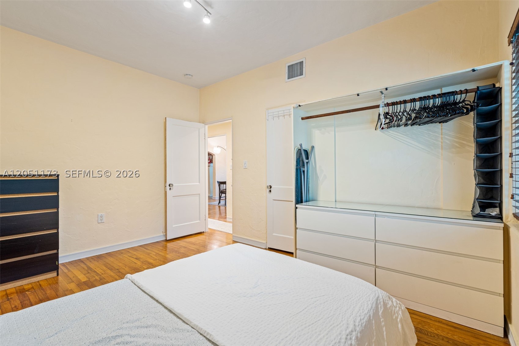 CORAL GABLES FLAGLER STRE - Residential Lease