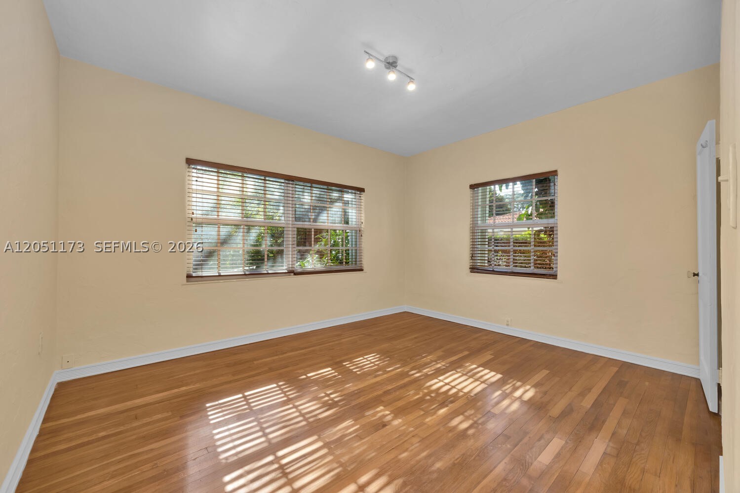 CORAL GABLES FLAGLER STRE - Residential Lease