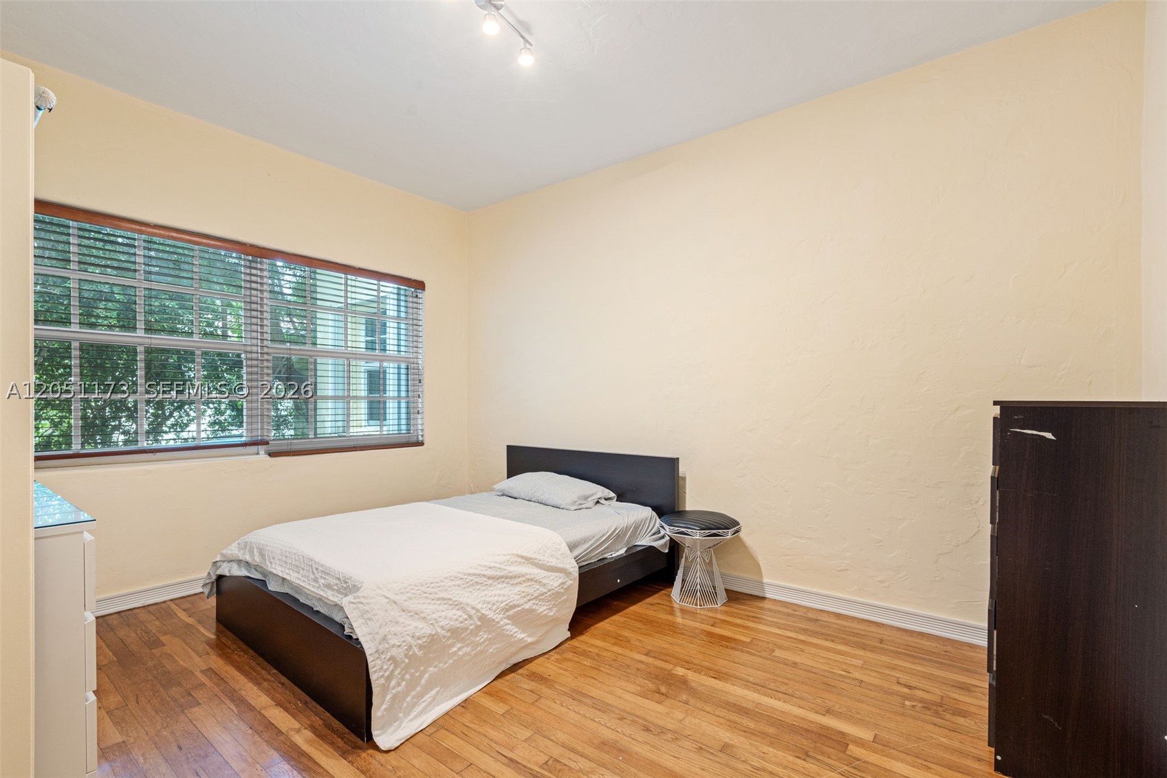 CORAL GABLES FLAGLER STRE - Residential Lease