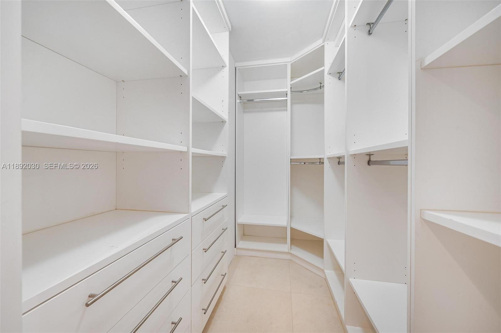 AKOYA CONDO - Residential
