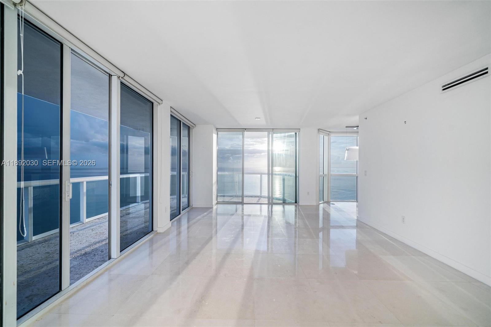 AKOYA CONDO - Residential