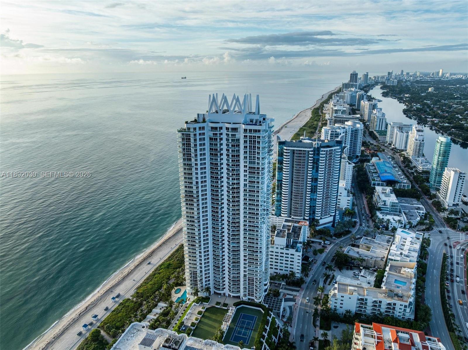 AKOYA CONDO - Residential