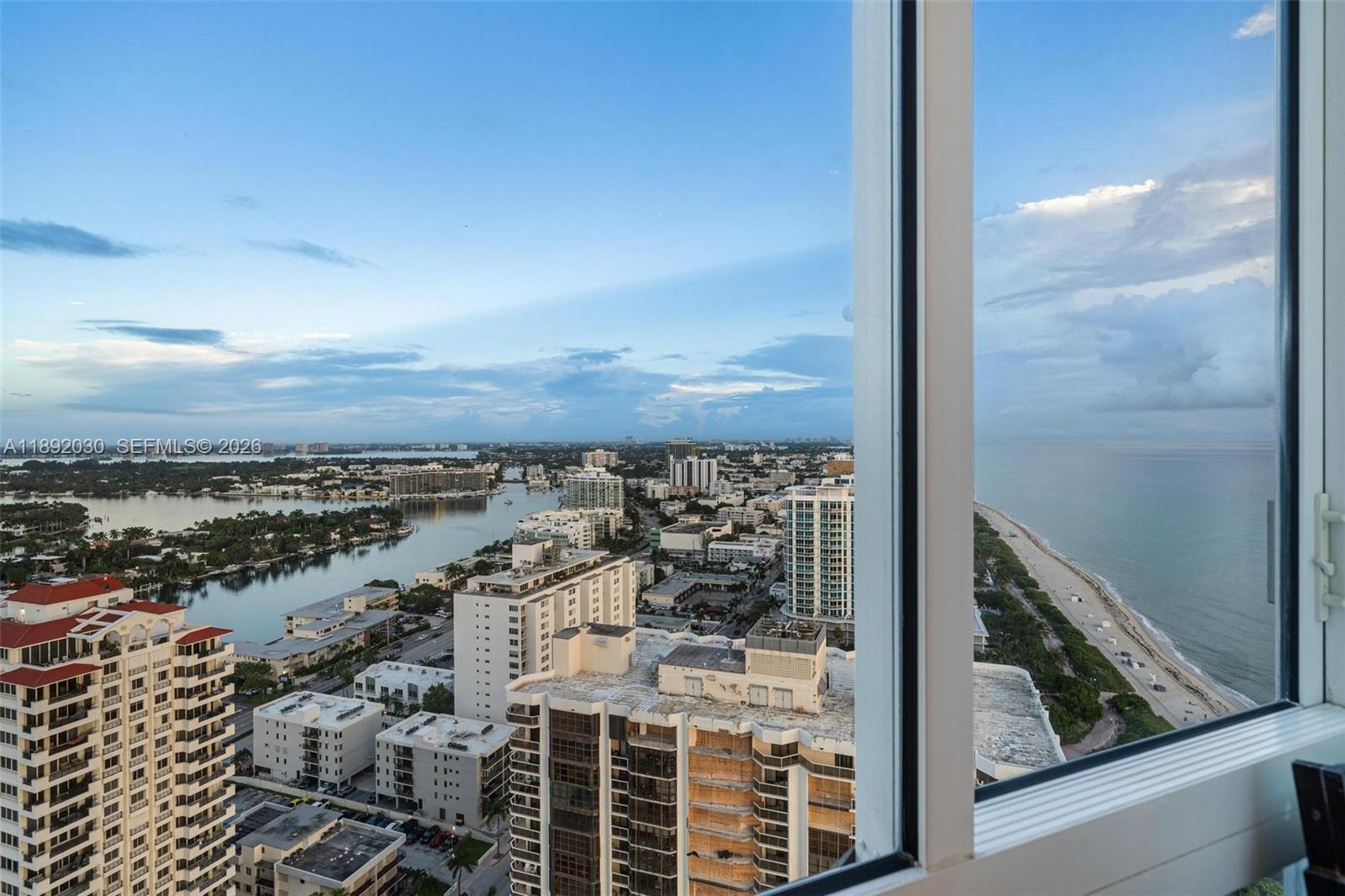 AKOYA CONDO - Residential