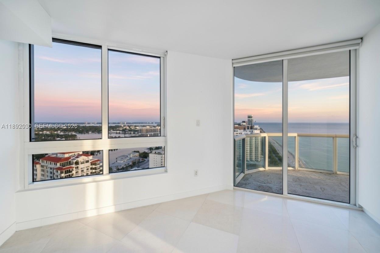 AKOYA CONDO - Residential