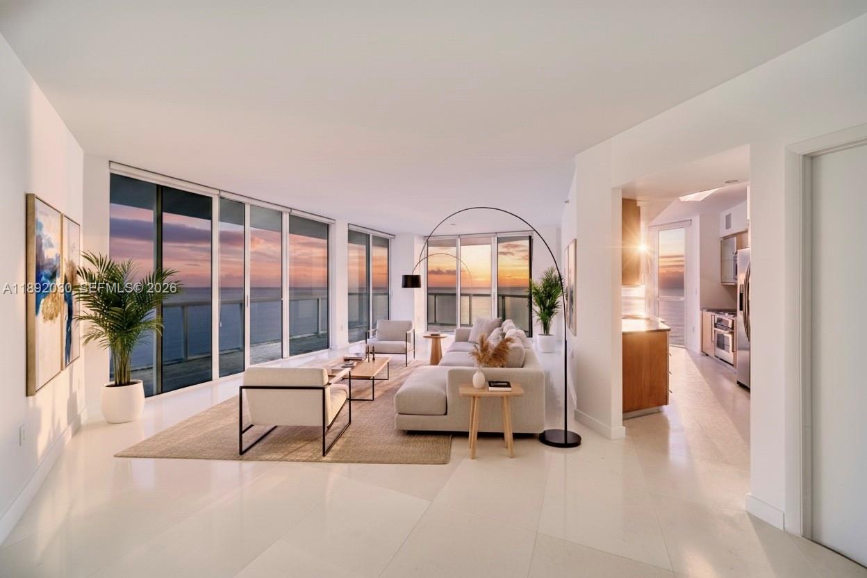 AKOYA CONDO - Residential
