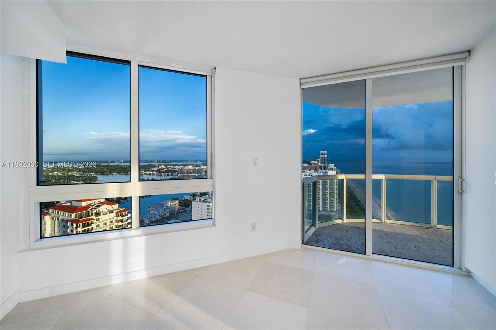 AKOYA CONDO - Residential