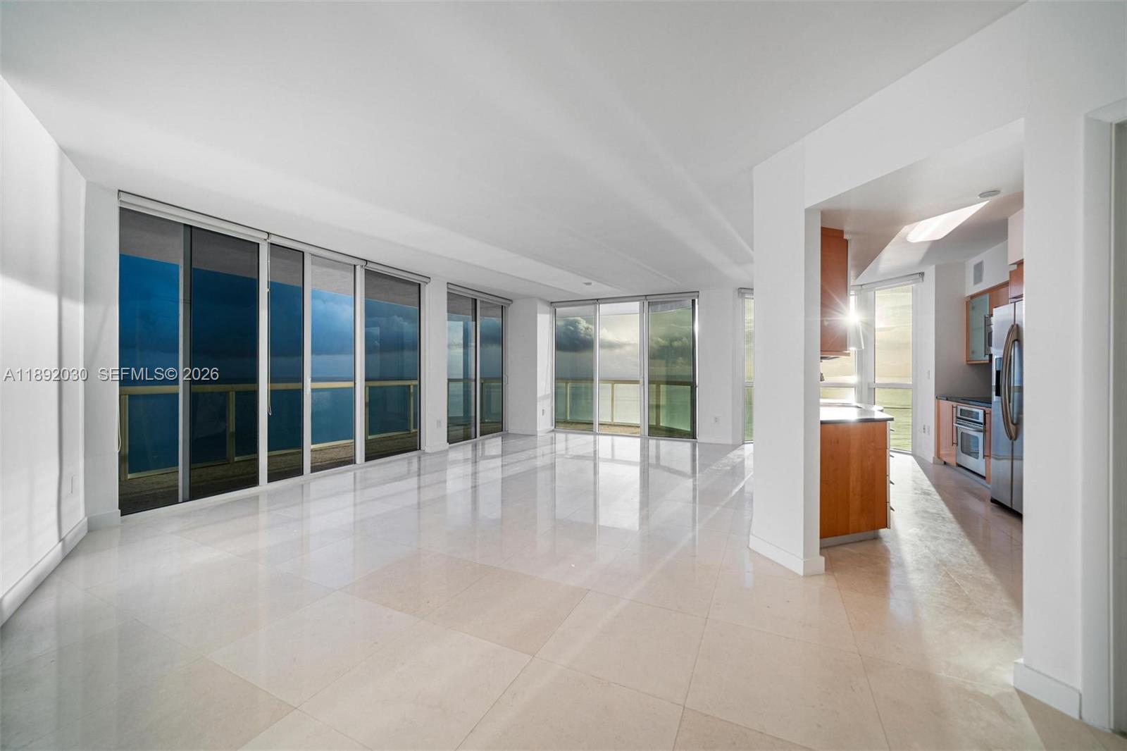 AKOYA CONDO - Residential