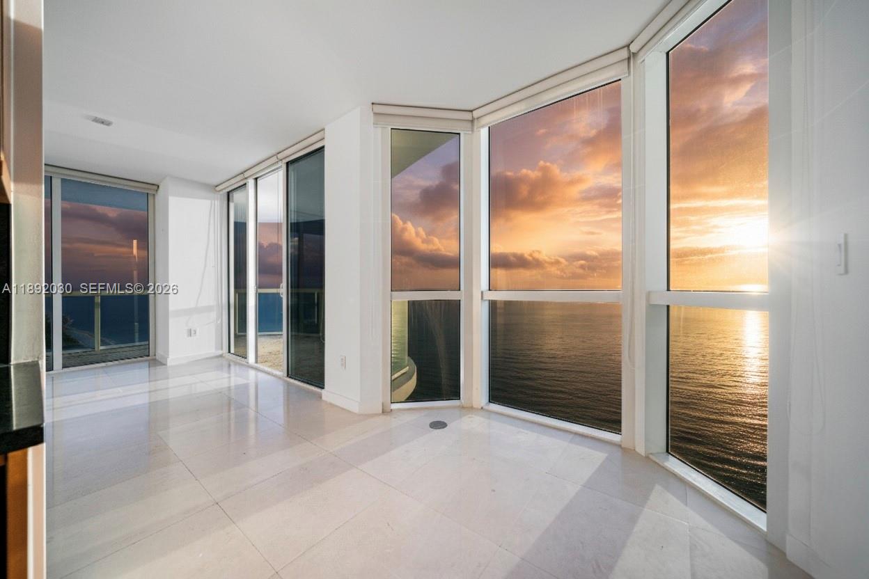 AKOYA CONDO - Residential