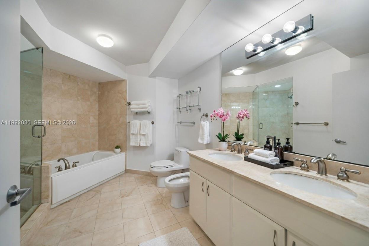 AKOYA CONDO - Residential