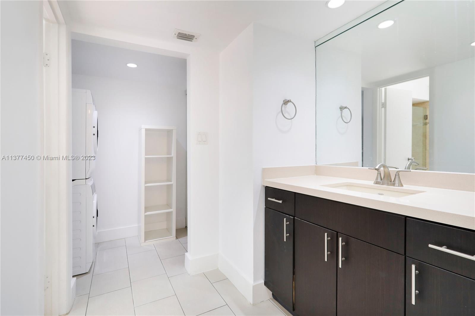 DADELAND WALK - Residential Lease