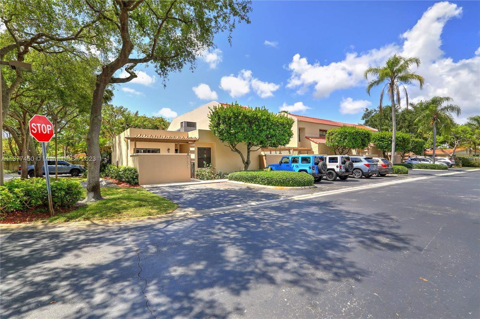 DADELAND WALK - Residential Lease