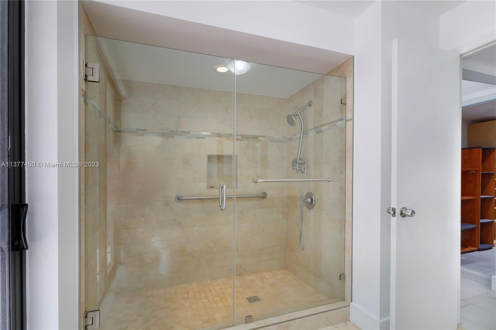 DADELAND WALK - Residential Lease
