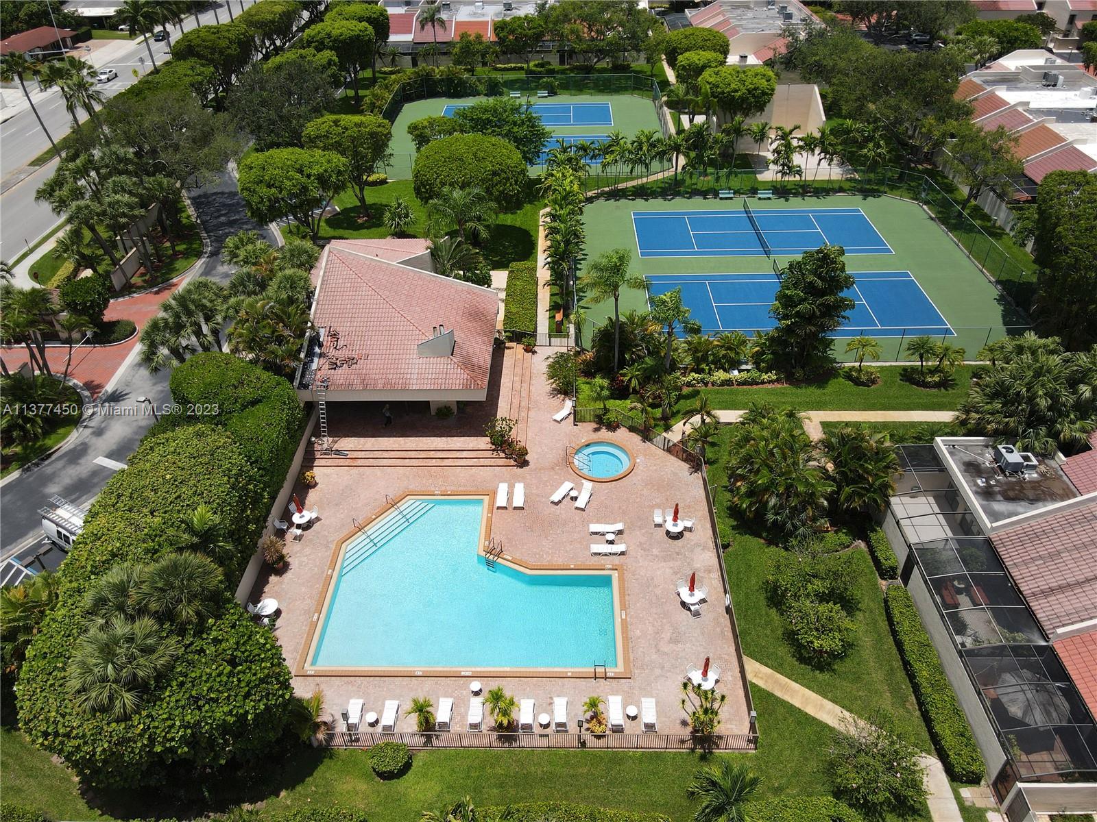 DADELAND WALK - Residential Lease