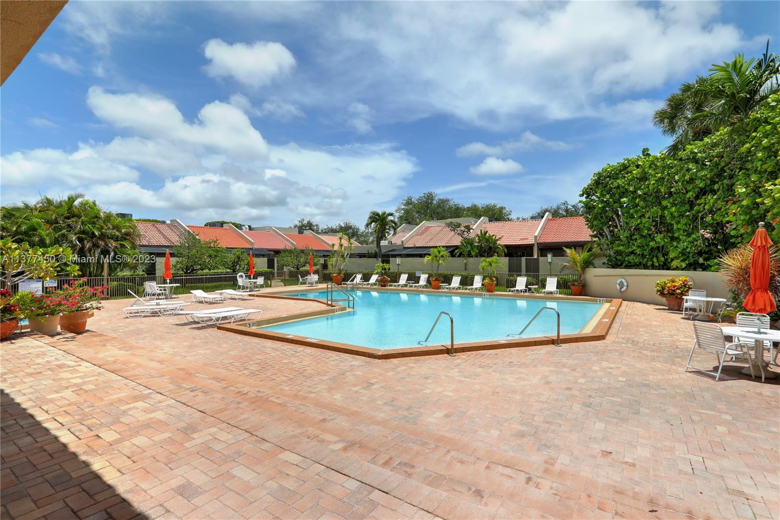 DADELAND WALK - Residential Lease