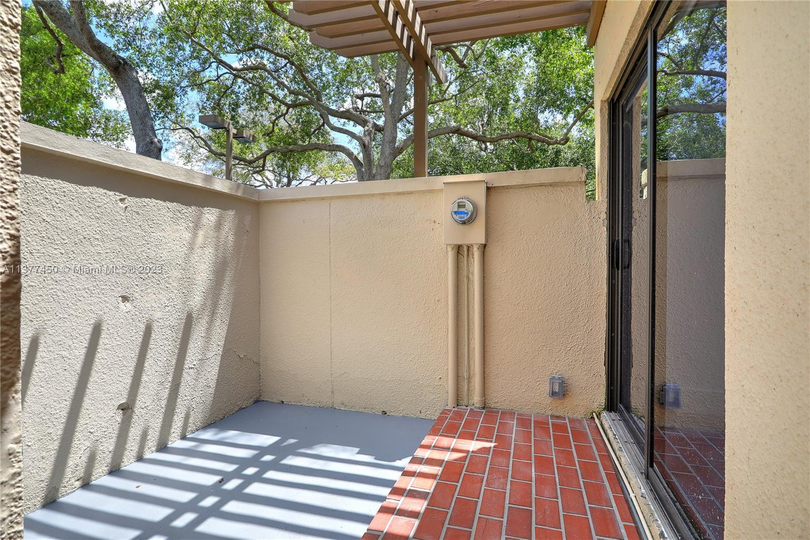 DADELAND WALK - Residential Lease