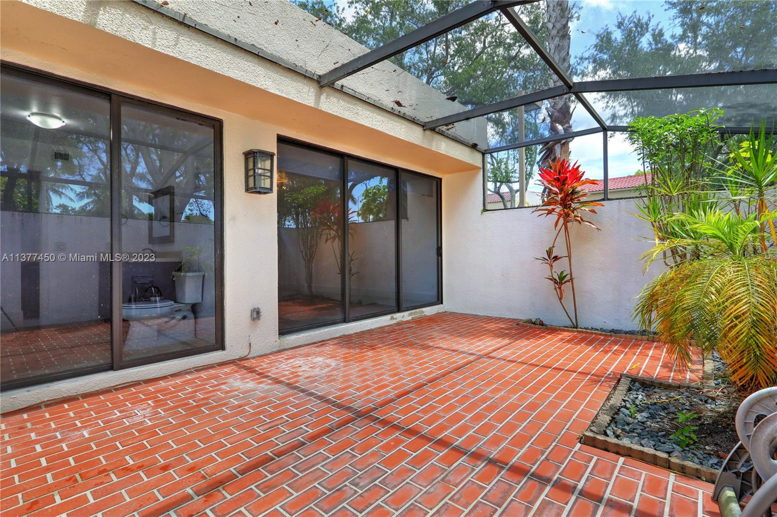 DADELAND WALK - Residential Lease