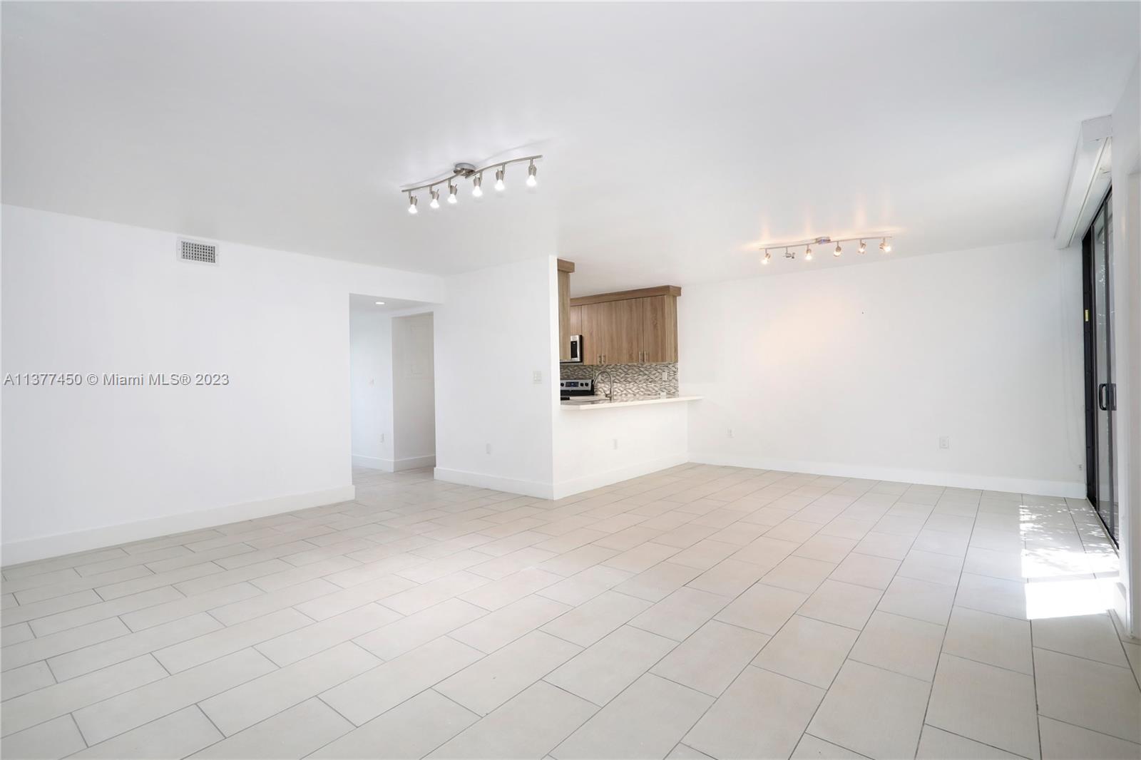 DADELAND WALK - Residential Lease