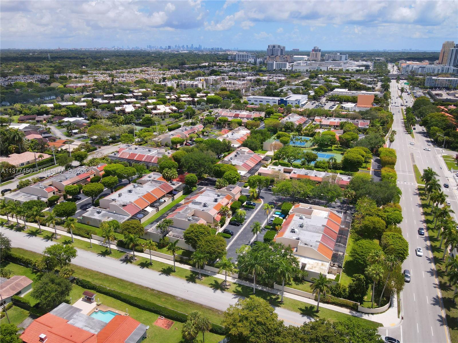 DADELAND WALK - Residential Lease