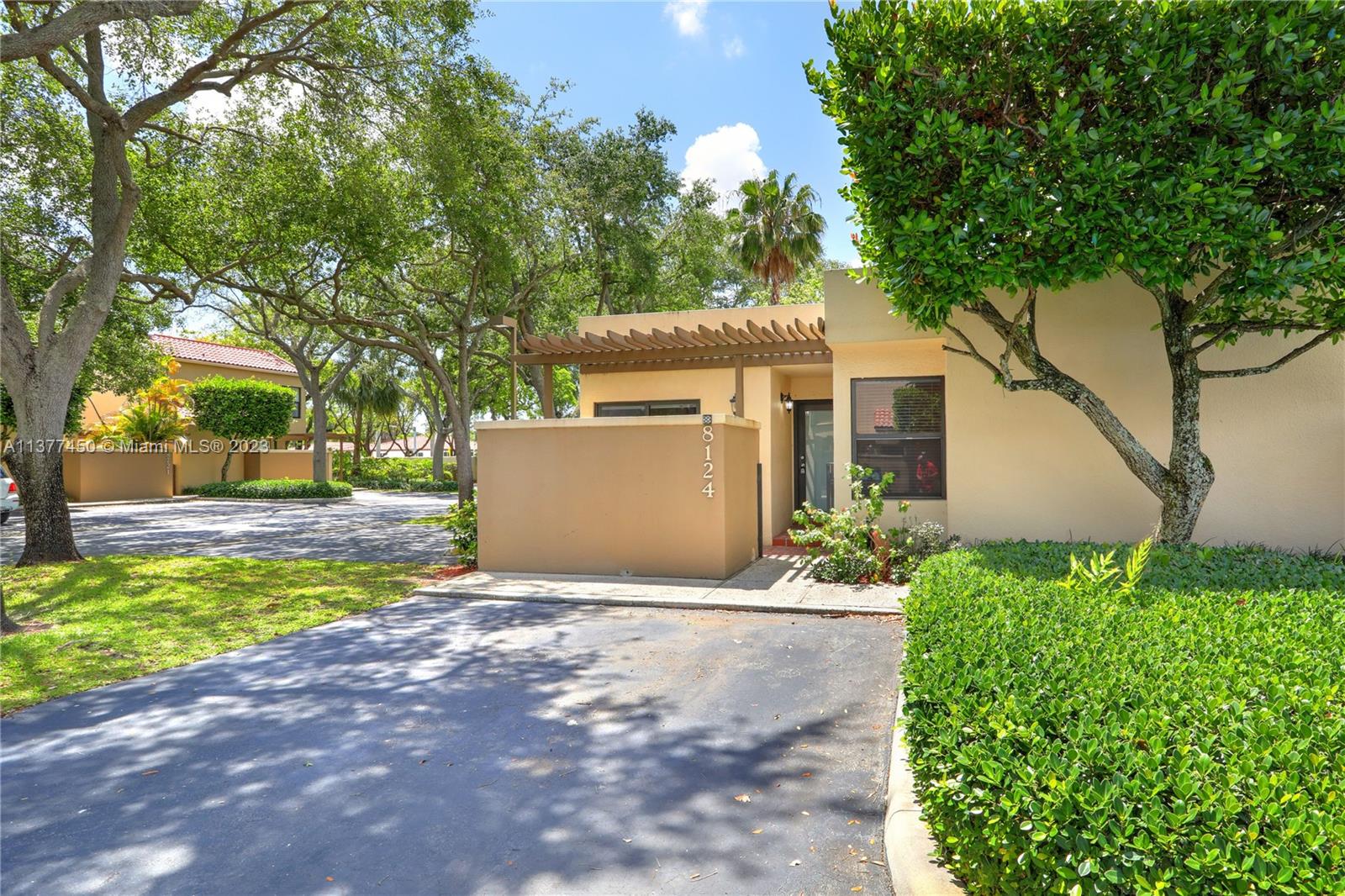 DADELAND WALK - Residential Lease