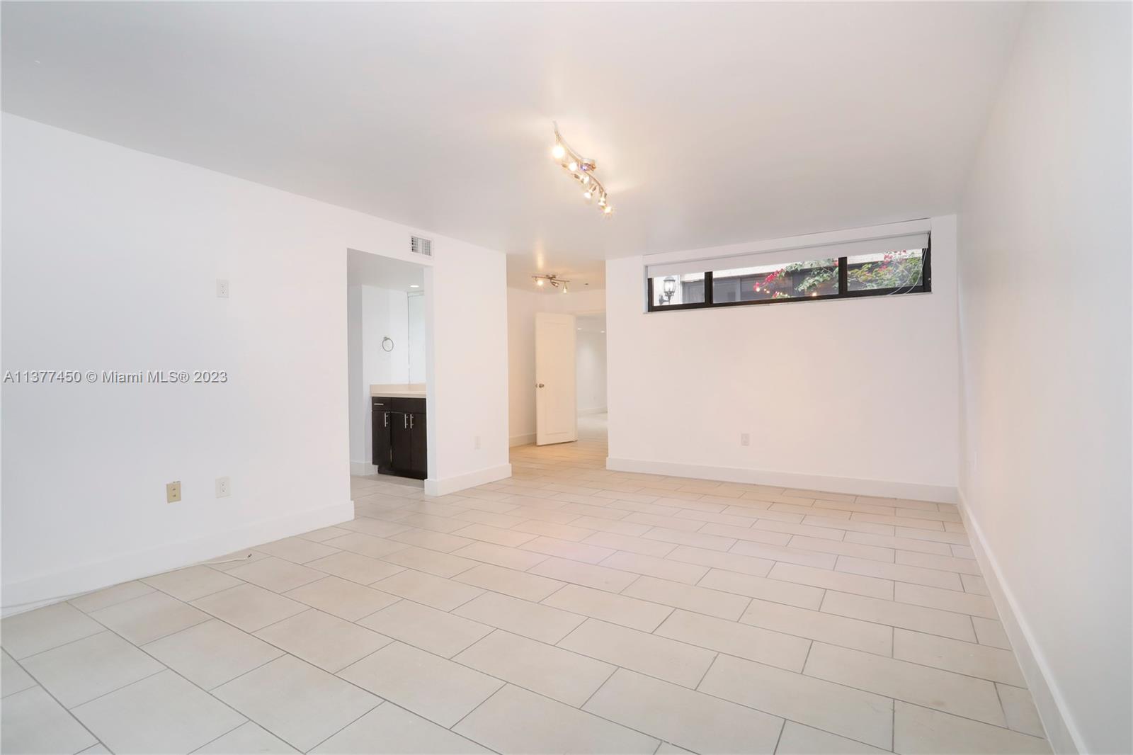 DADELAND WALK - Residential Lease