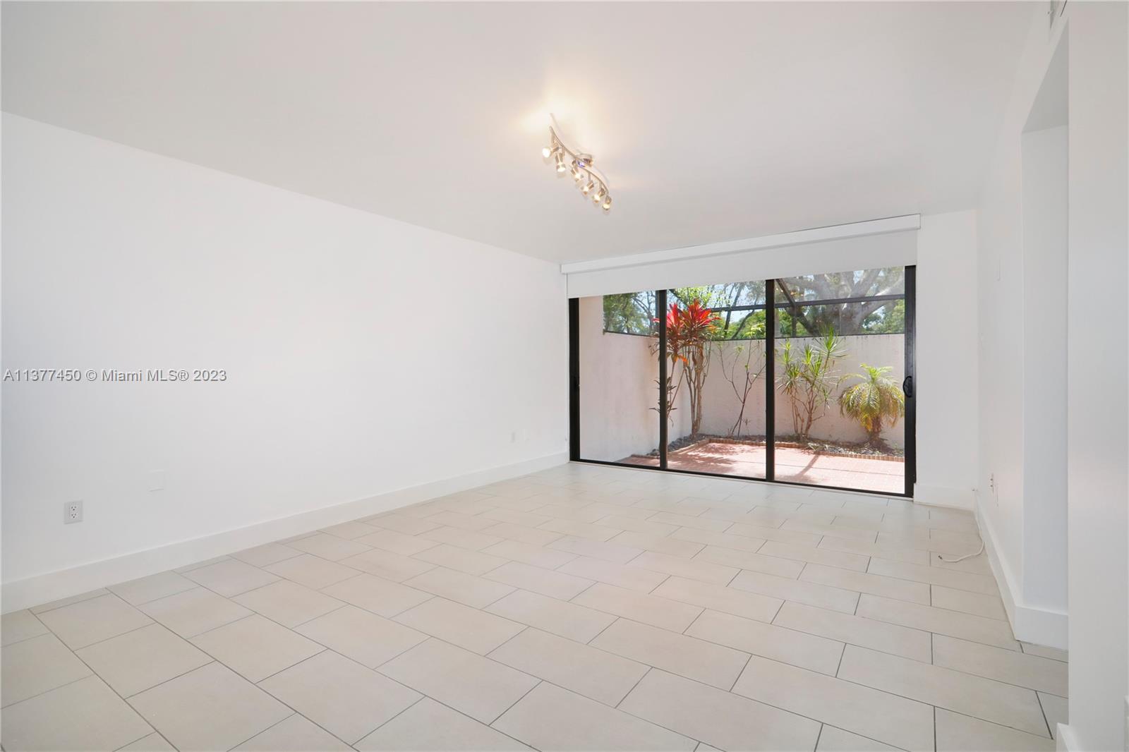 DADELAND WALK - Residential Lease