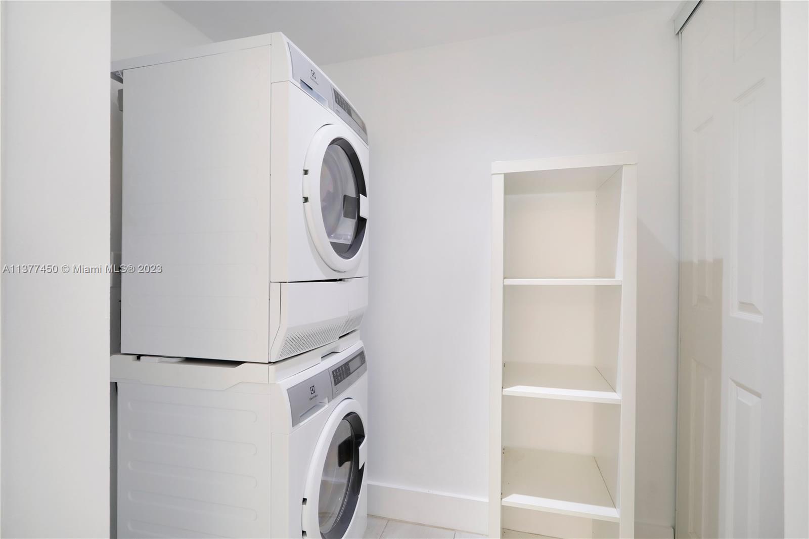 DADELAND WALK - Residential Lease