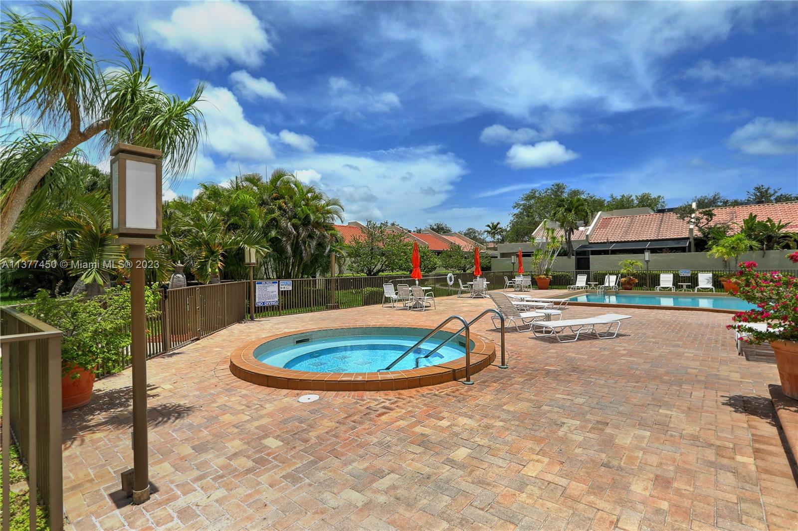 DADELAND WALK - Residential Lease