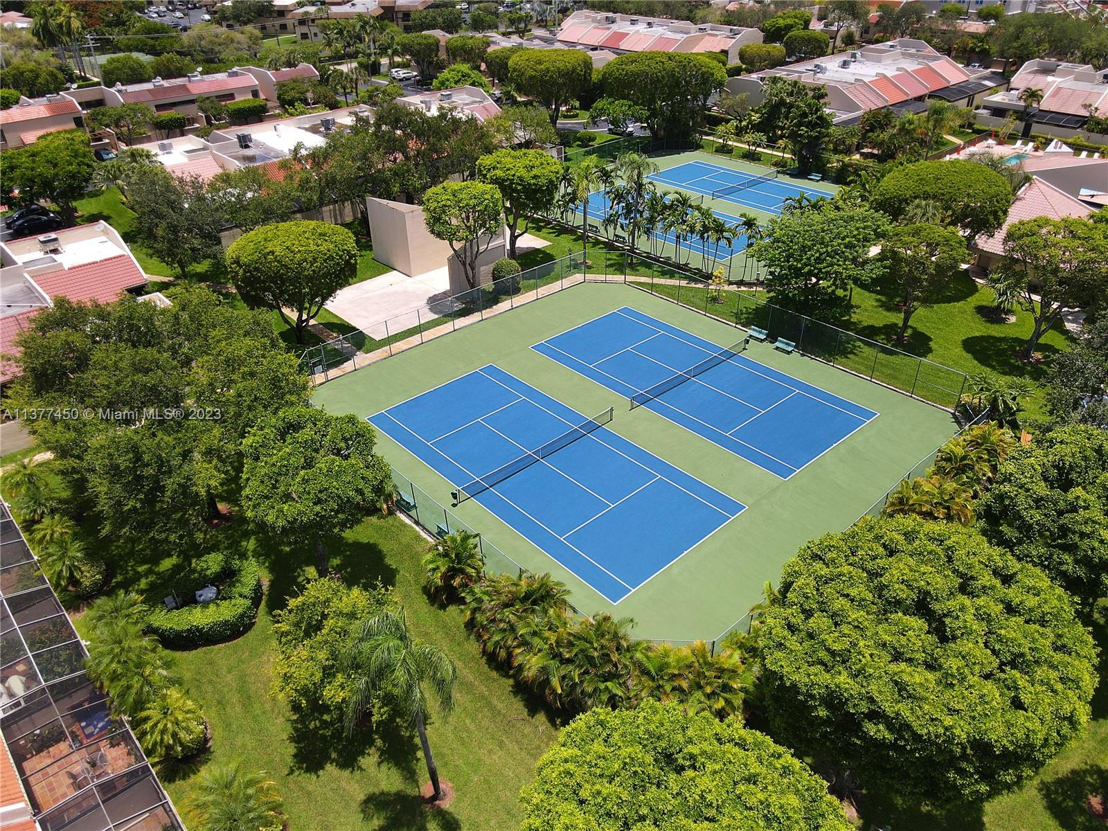 DADELAND WALK - Residential Lease