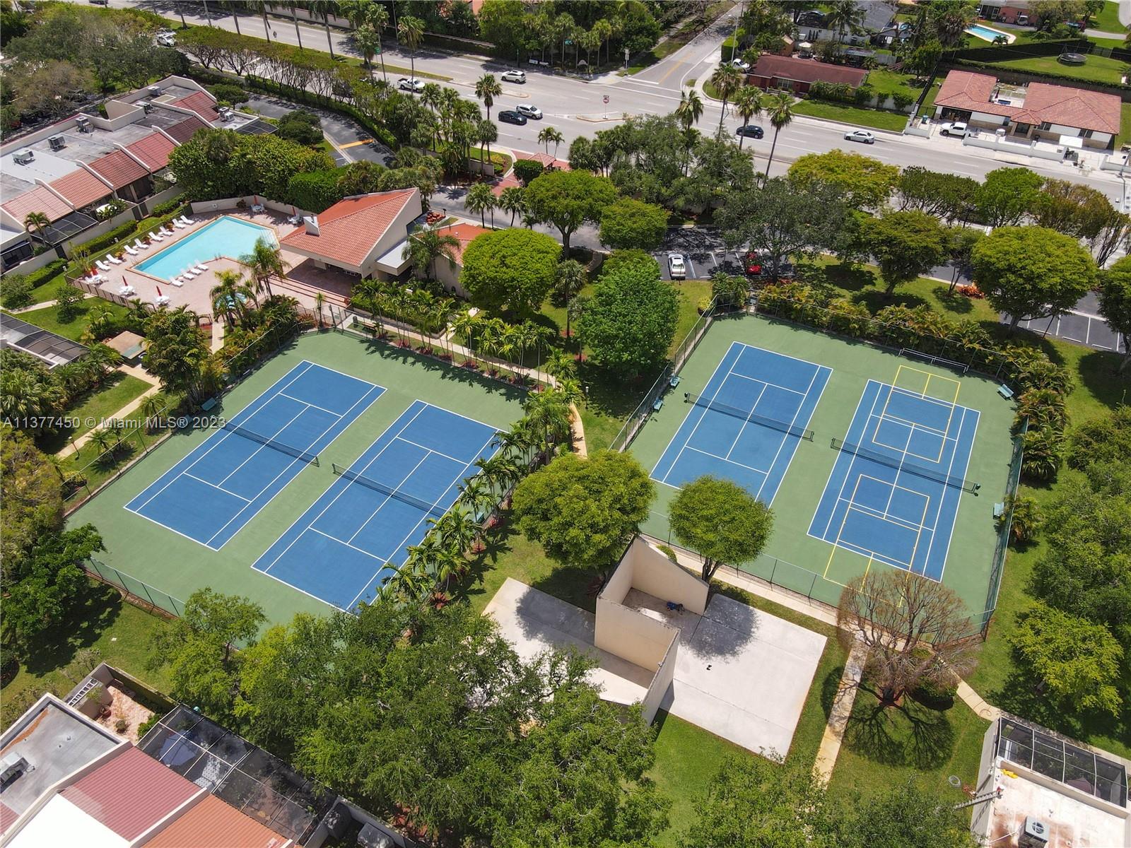 DADELAND WALK - Residential Lease