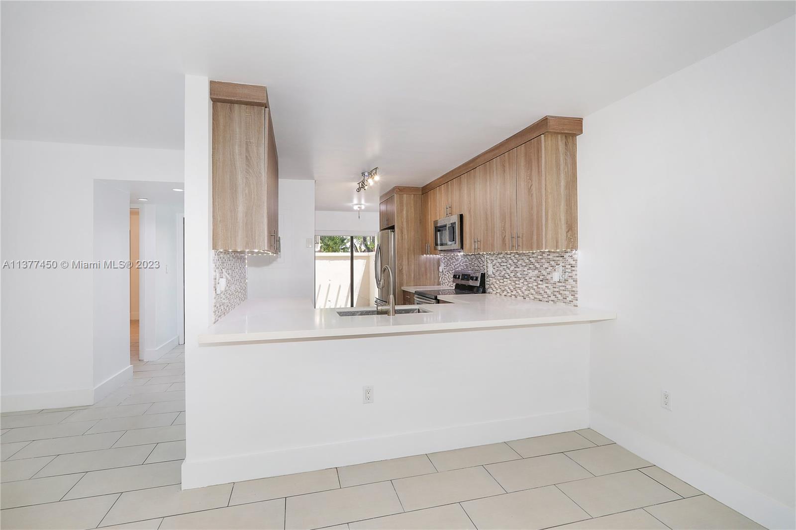 DADELAND WALK - Residential Lease