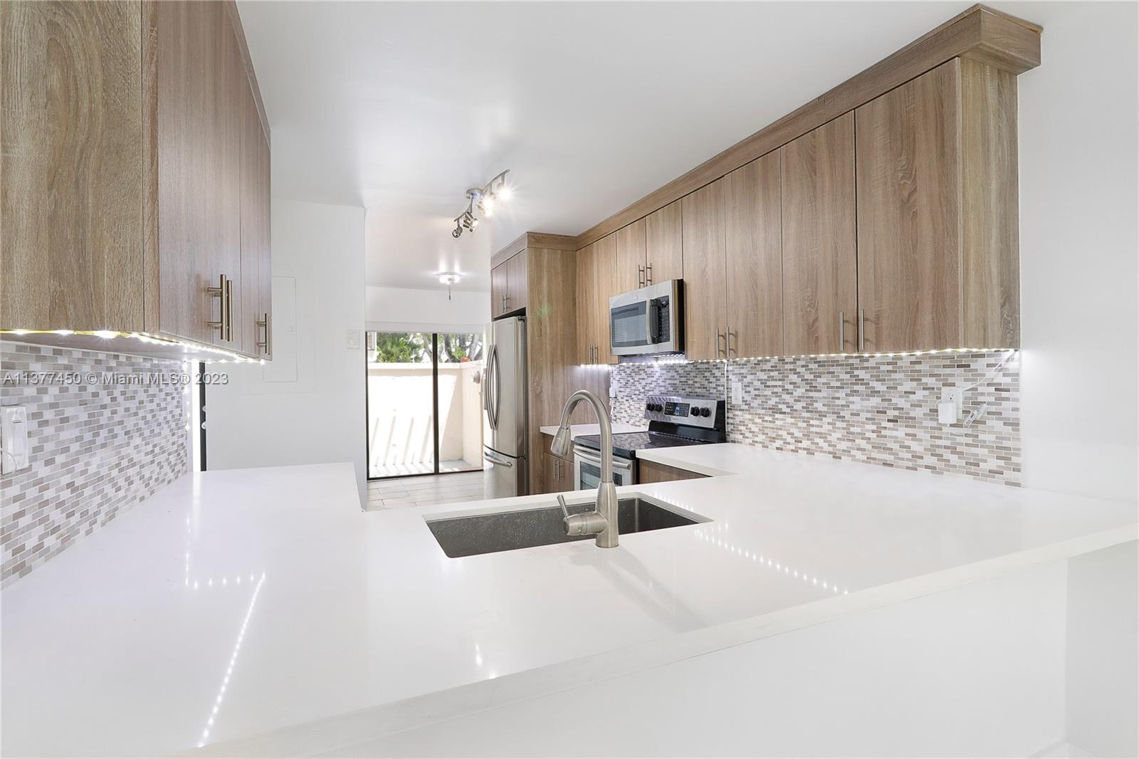 DADELAND WALK - Residential Lease