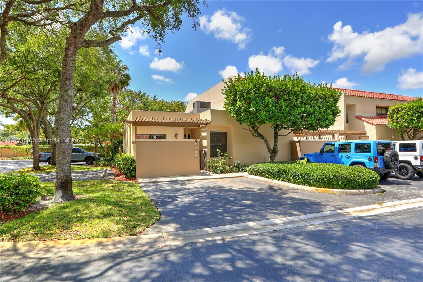 DADELAND WALK - Residential Lease