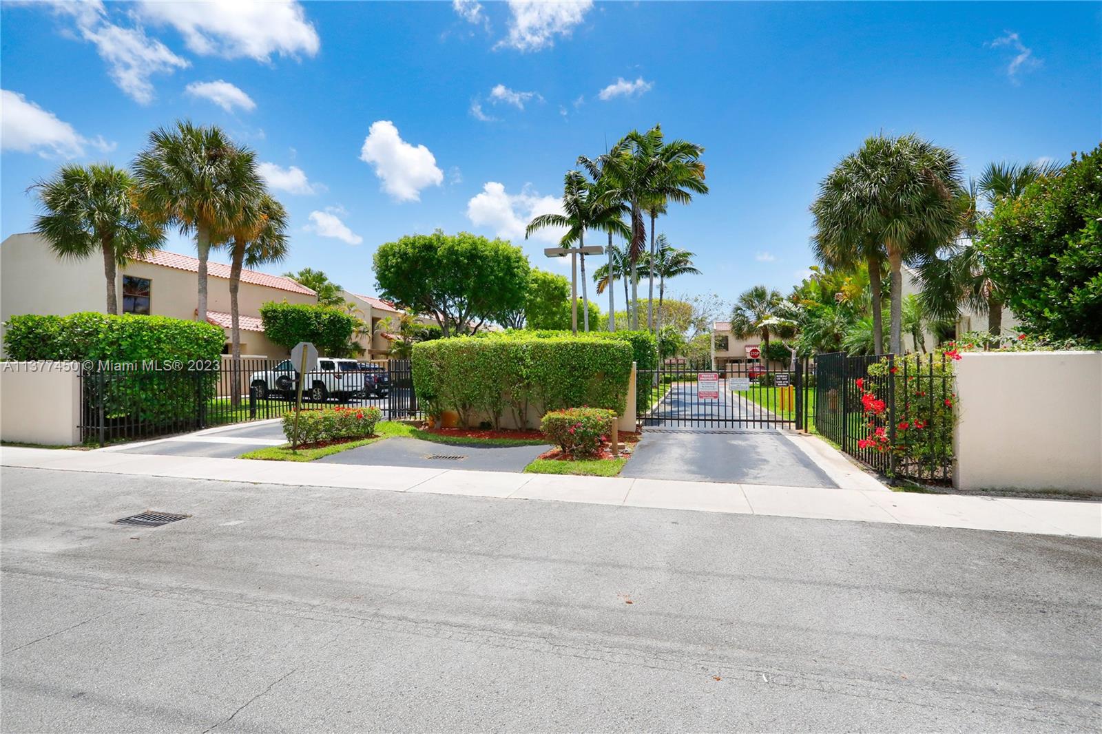 DADELAND WALK - Residential Lease