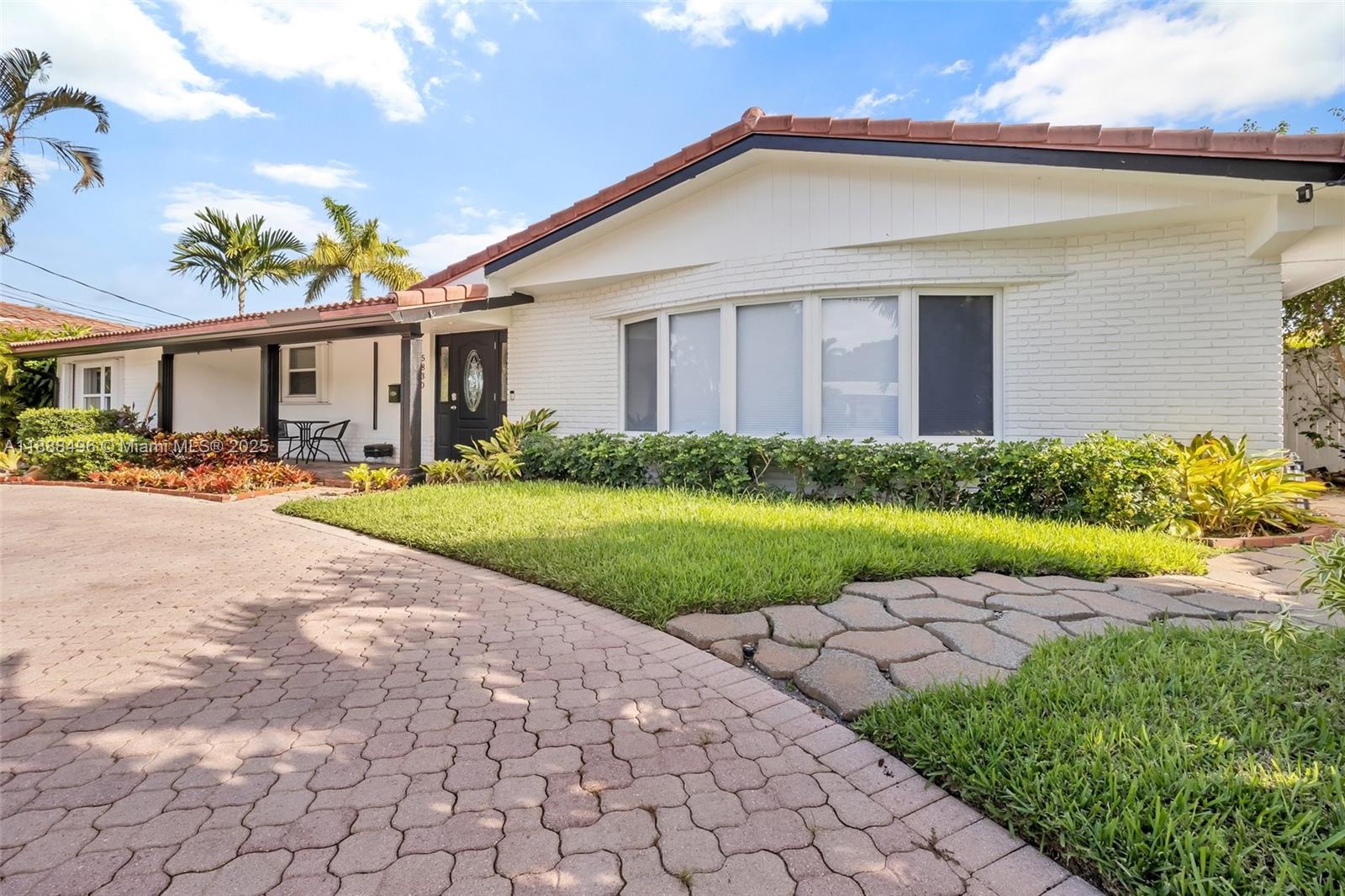 CORAL RIDGE ISLES - Residential