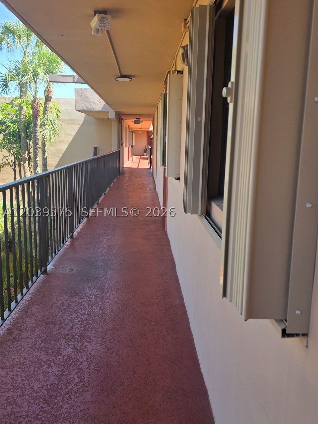 Beautiful apartment, pool view, totally remodeled , nice area, rent for 6 months.