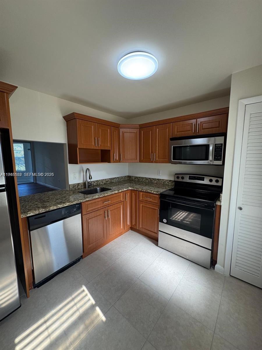 ROLLING GREEN CONDO G - Residential