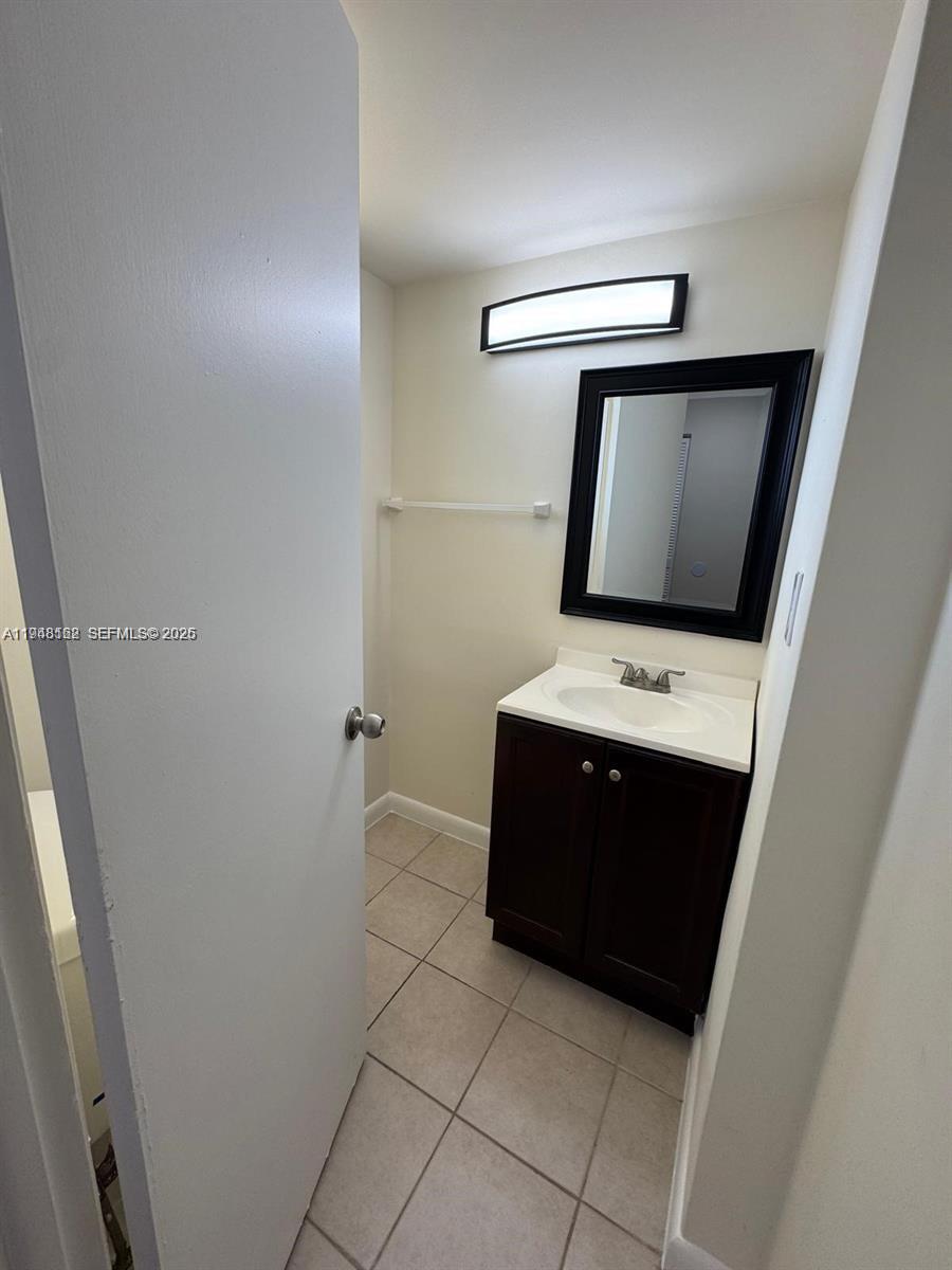 ROLLING GREEN CONDO G - Residential