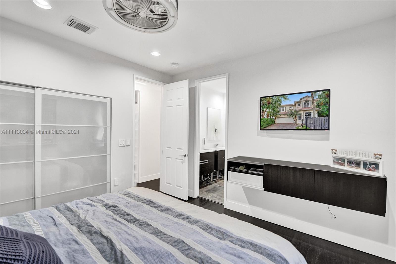 GOLDEN GATE ESTATES & MAR - Residential Lease