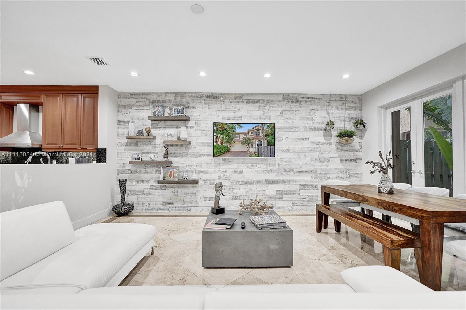 GOLDEN GATE ESTATES & MAR - Residential Lease
