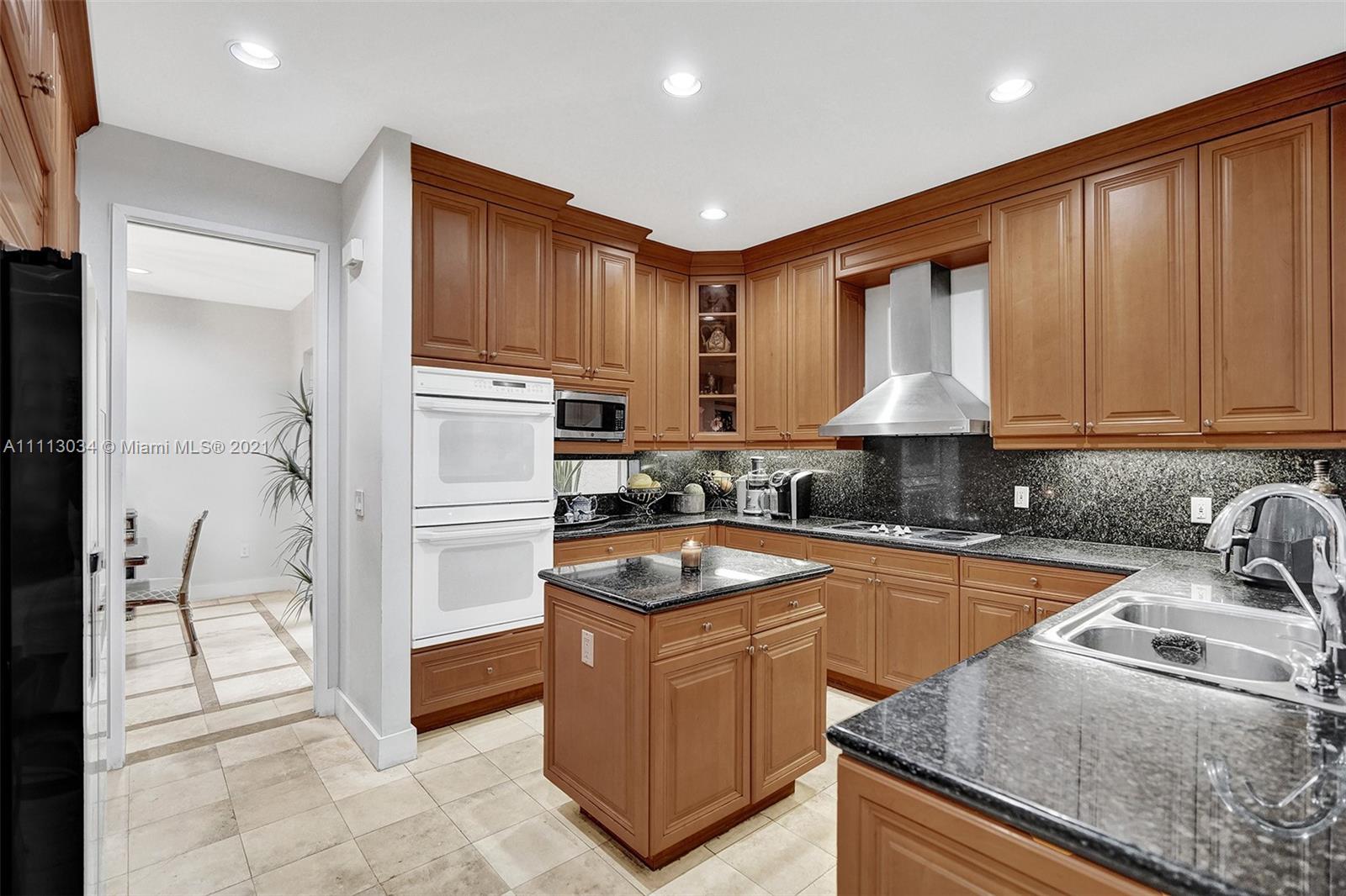 GOLDEN GATE ESTATES & MAR - Residential Lease