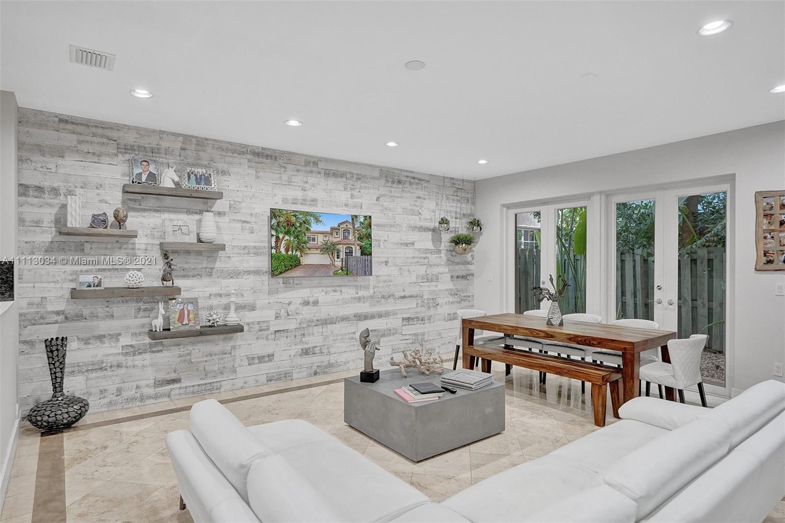 GOLDEN GATE ESTATES & MAR - Residential Lease
