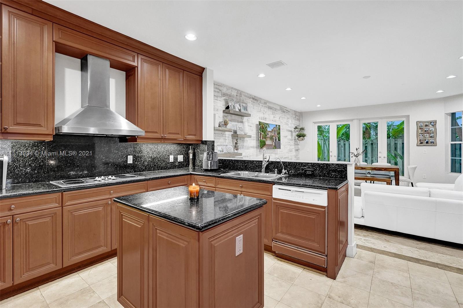 GOLDEN GATE ESTATES & MAR - Residential Lease