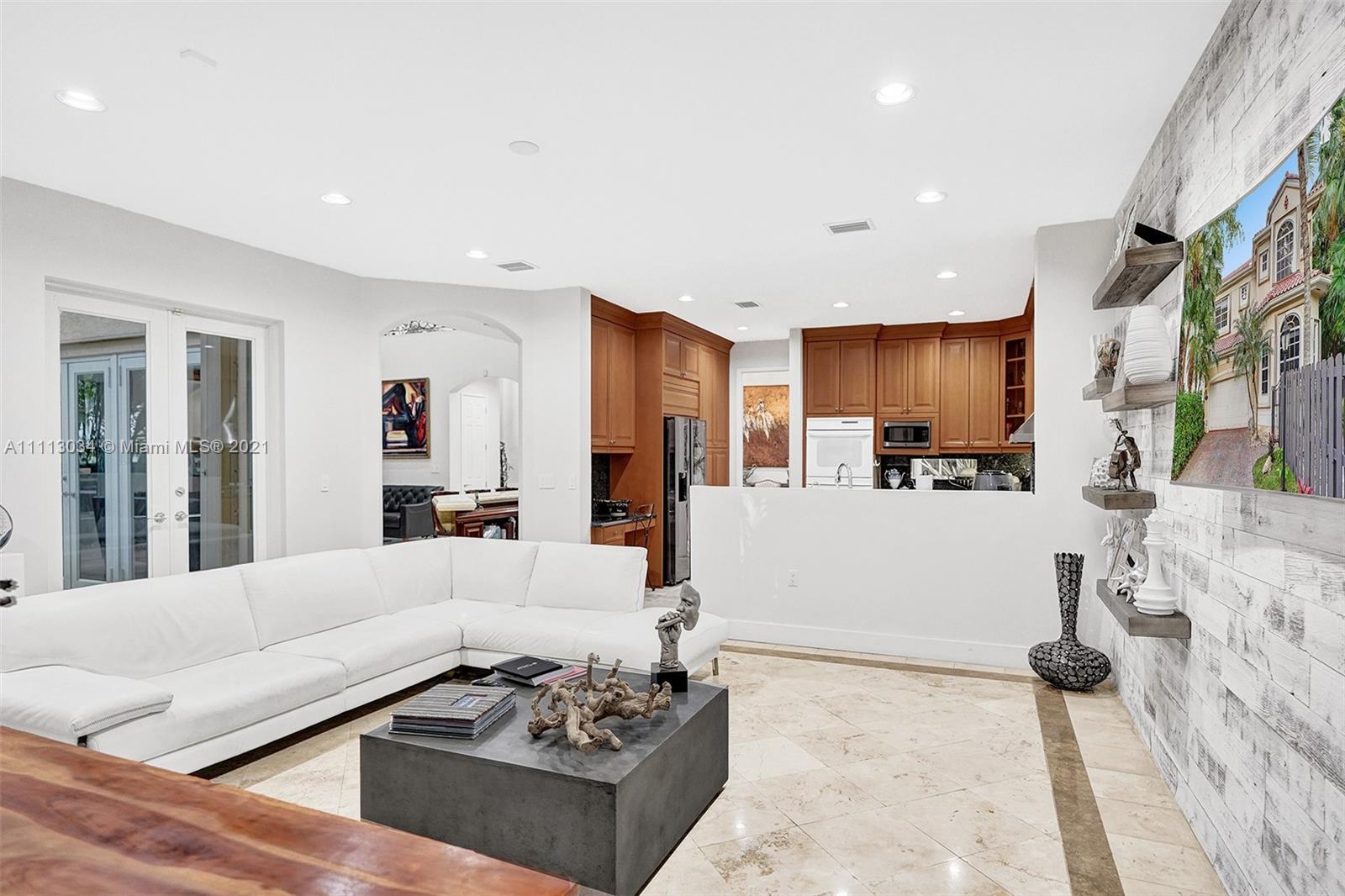 GOLDEN GATE ESTATES & MAR - Residential Lease