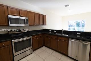 ST MAARTEN AT GRAND BAY C - Residential Lease