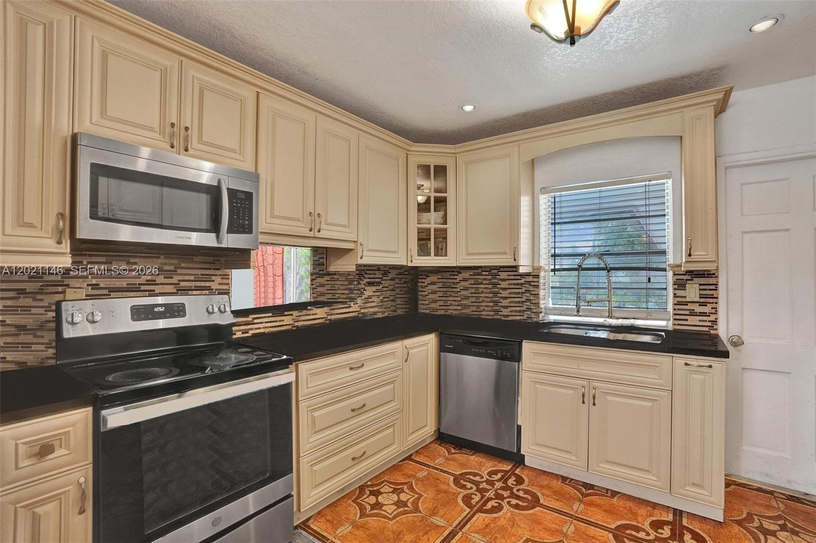 SUNRISE GOLF VILLAGE - Residential